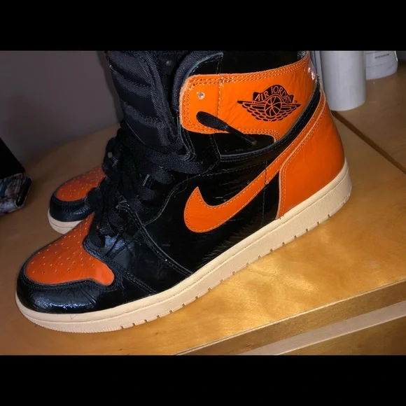 I am selling Jordan retros hightops Jordan | Shoes | Im Selling Air Jordan Retro High Og | Poshmark main image 2